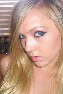 Gorgeous babes caught in hacked Photobucket pics-15