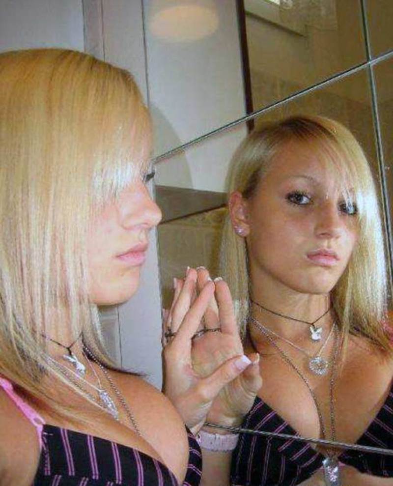 Group of heavy chested babes 9