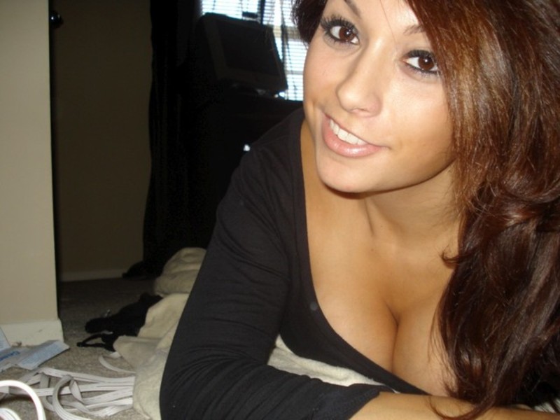 Selection of steamy hot chicks 10