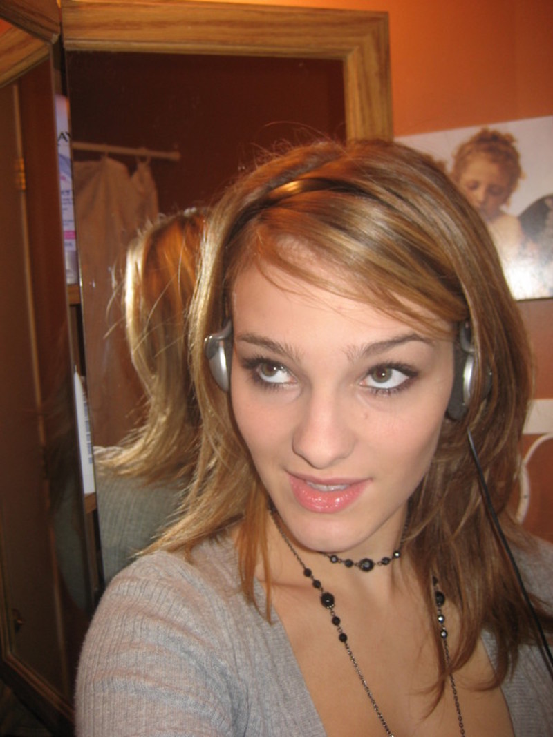 Blonde and brunette selfshooters 1