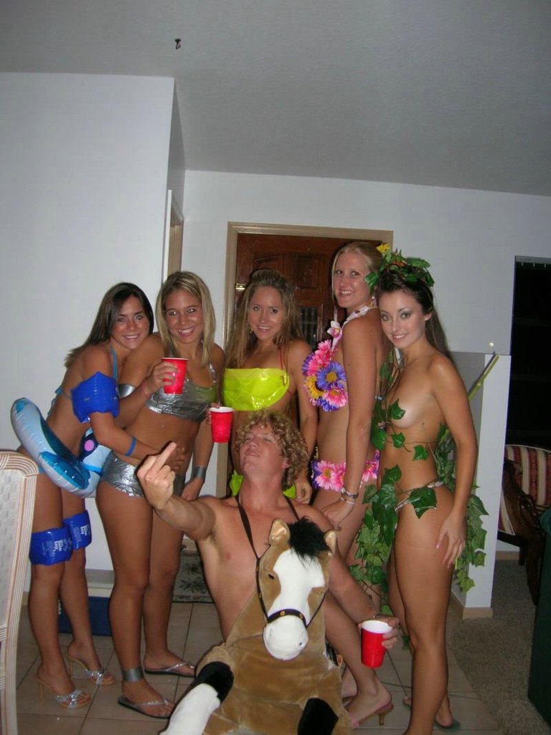 Amateurs cute girlfriends 8