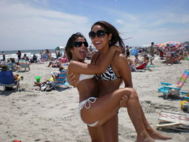 Amateur bikini babes in sexy beach shots 5