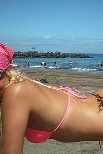 Amateur bikini babes in sexy beach shots-16