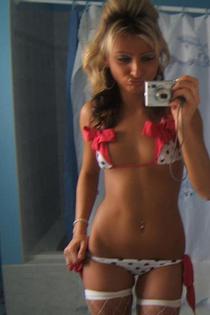 Sexy Emo Girls with Curves-01