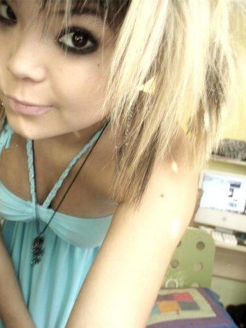 Blonde Teen Shows Her Cute Titties 3