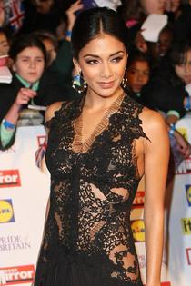 Nicole Scherzinger gorgeous in black dress-14