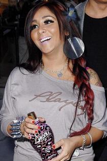Busty snooki promotes her tanning lotion-09