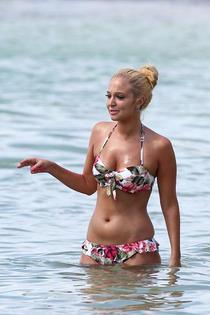 Tulisa Contostavlos bikini candids in hawaii-04