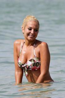 Tulisa Contostavlos bikini candids in hawaii-05
