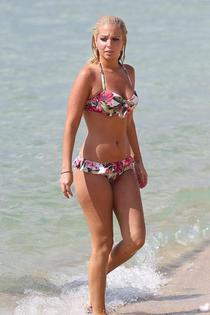 Tulisa Contostavlos bikini candids in hawaii-07