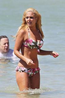 Tulisa Contostavlos bikini candids in hawaii-08