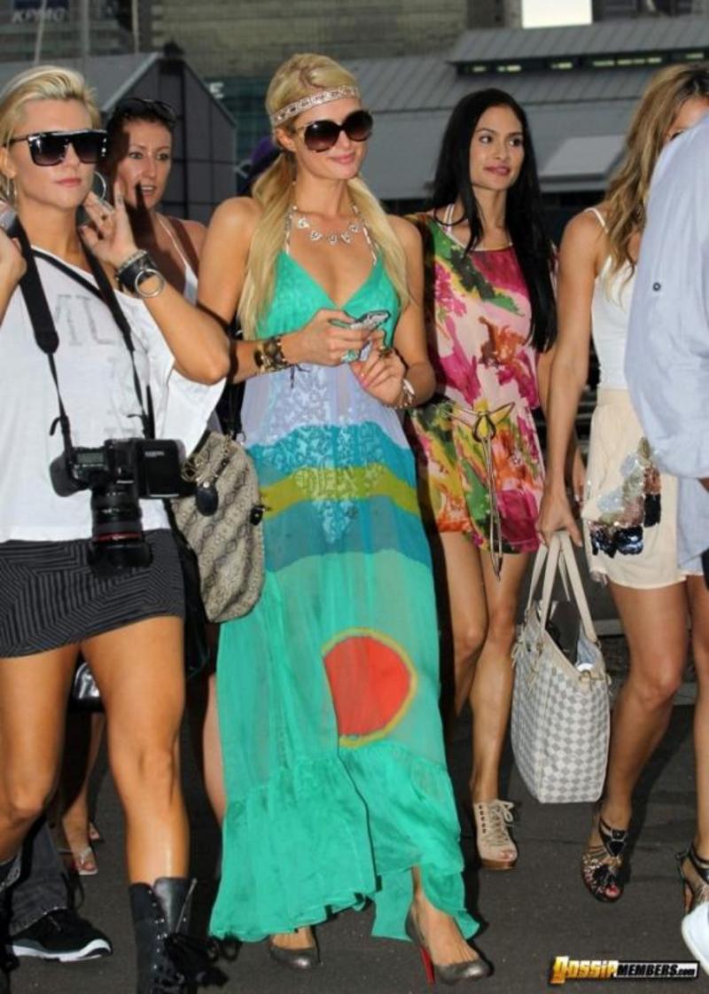 Paris Hilton butt crack candids 11
