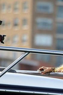 Paris Hilton butt crack candids-07