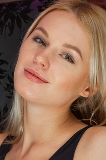 Lipade Xena-00