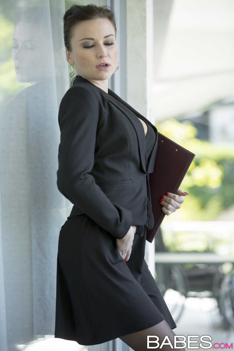 Lovenia Lux Sells Her Soul 8