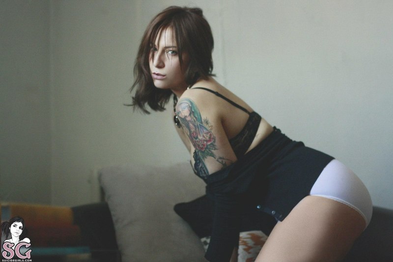 Herem Beautiful Tattoed Babe 2