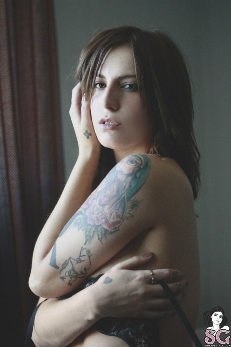 Herem Beautiful Tattoed Babe 4